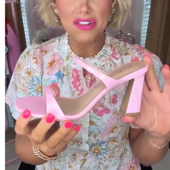 NWOB- Elegant Pink Strappy Heels - Picture 7 of 9